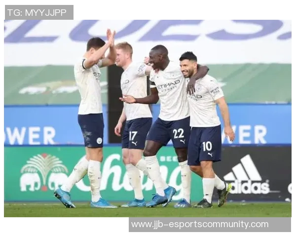 意甲赛场上演历史冷门利物浦3-0战胜皇马引发全场震动