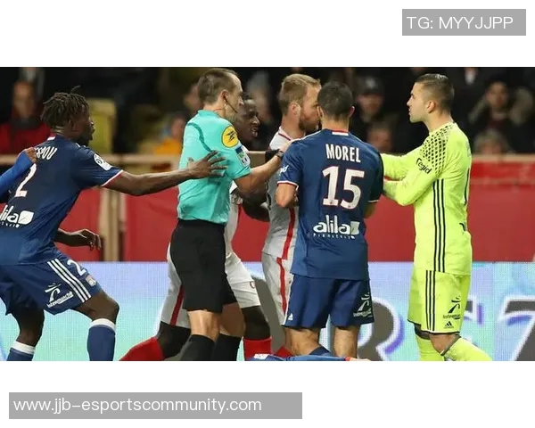 国王杯激战巴黎圣日耳曼小胜里昂神扑成焦点引发转会热议