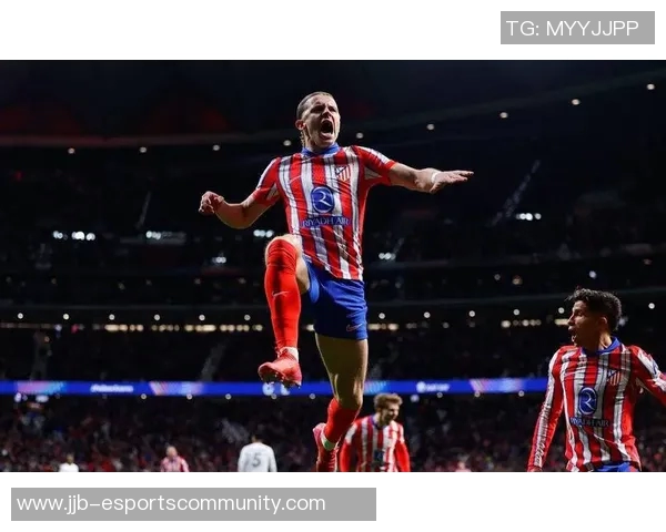 欧冠激战莱比锡与里昂战成平局绝杀瞬间引发争议判罚引全场沸腾