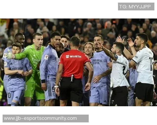 欧联杯惊心动魄皇马逆转切尔西补时绝杀引发争议判罚全场沸腾