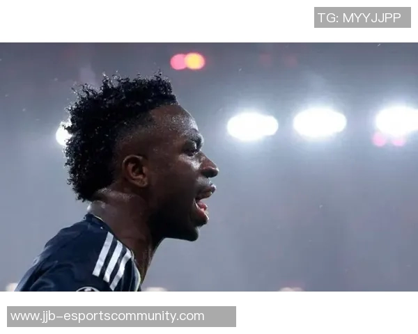 西甲惊现历史冷门多特蒙德逆转本菲卡红牌风波引发全场热议