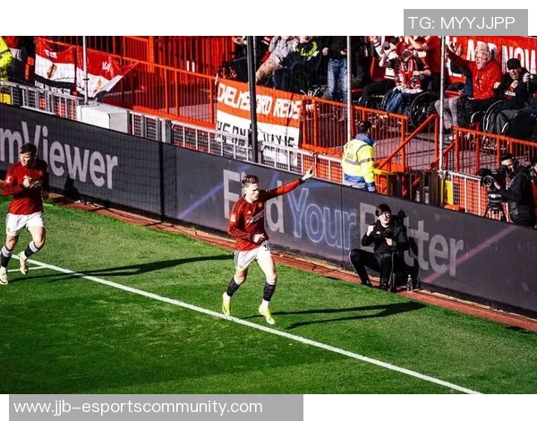 那不勒斯狂胜本菲卡五球绝杀引爆足总杯赛场激情瞬间