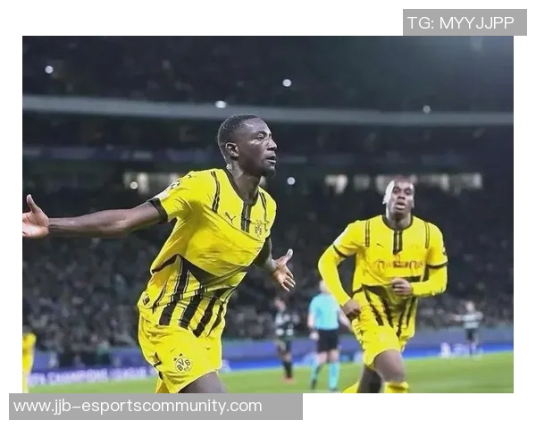 西甲赛场惊现冷门巴黎圣日耳曼逆转多特蒙德上演帽子戏法盛宴 西甲赛场惊现冷门巴黎圣日耳曼逆转多特蒙德上演帽子戏法盛宴