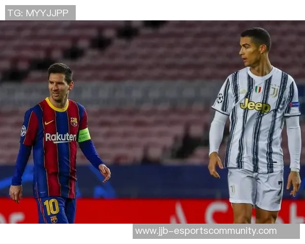 足总杯激战巴萨与尤文图斯战平精彩瞬间引发全场热烈反响 足总杯激战巴萨与尤文图斯战平精彩瞬间引发全场热烈反响