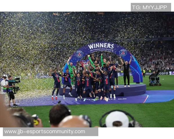 世界杯惊现冷门巴黎圣日耳曼凭神扑绝杀波尔图全场沸腾