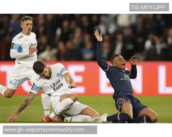 国王杯惊天冷门巴黎圣日耳曼与波尔图战成平局引发全场震惊