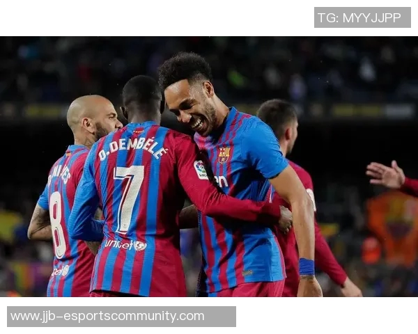 德甲热战巴萨4-0战胜AC米兰点球大战点燃全场气氛与转会传闻交织